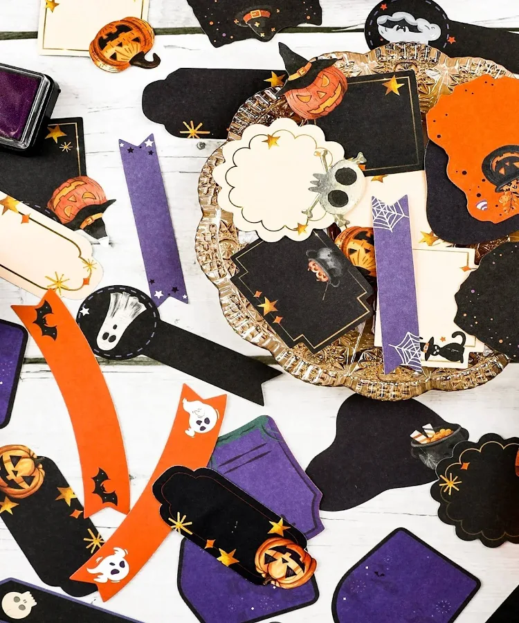 Grabie 22 Pcs Happy Haunting Sticker Set
