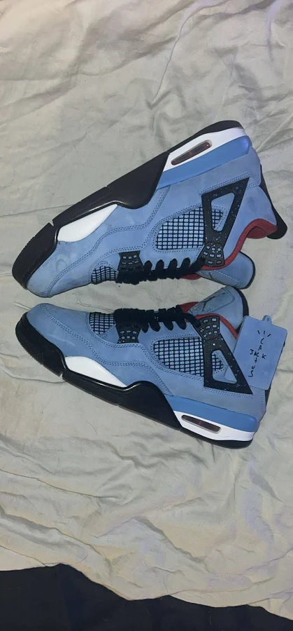 Jordan 4 Travis Scott