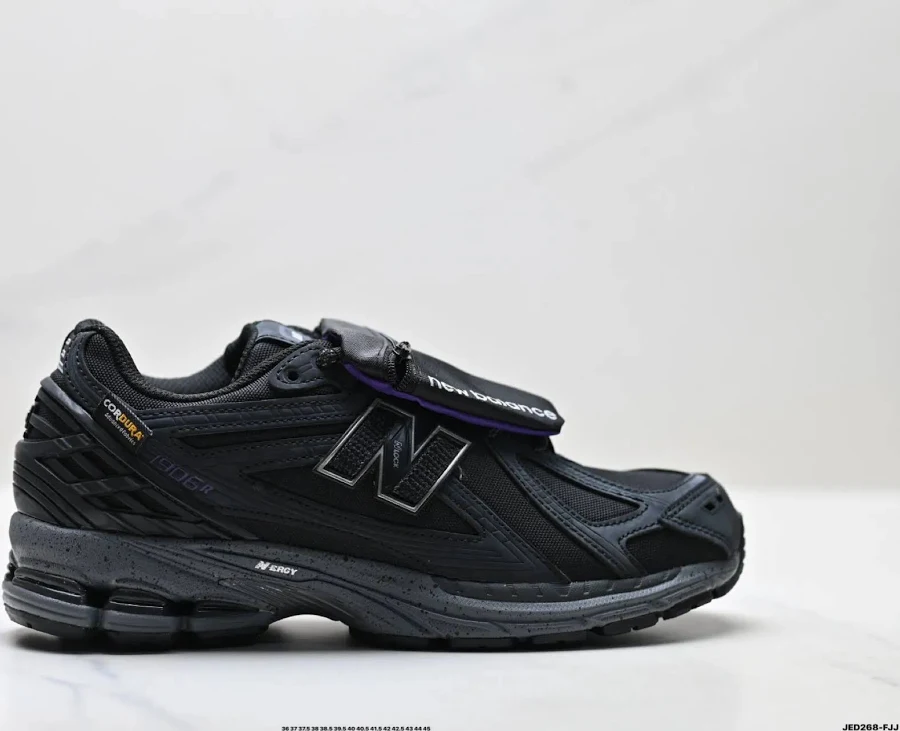 Black 1906R Cordura Running Trainers190