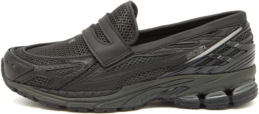 New Balance 1906 Loafer U1906LAI in Black, Size UK 5 | END Clothing
