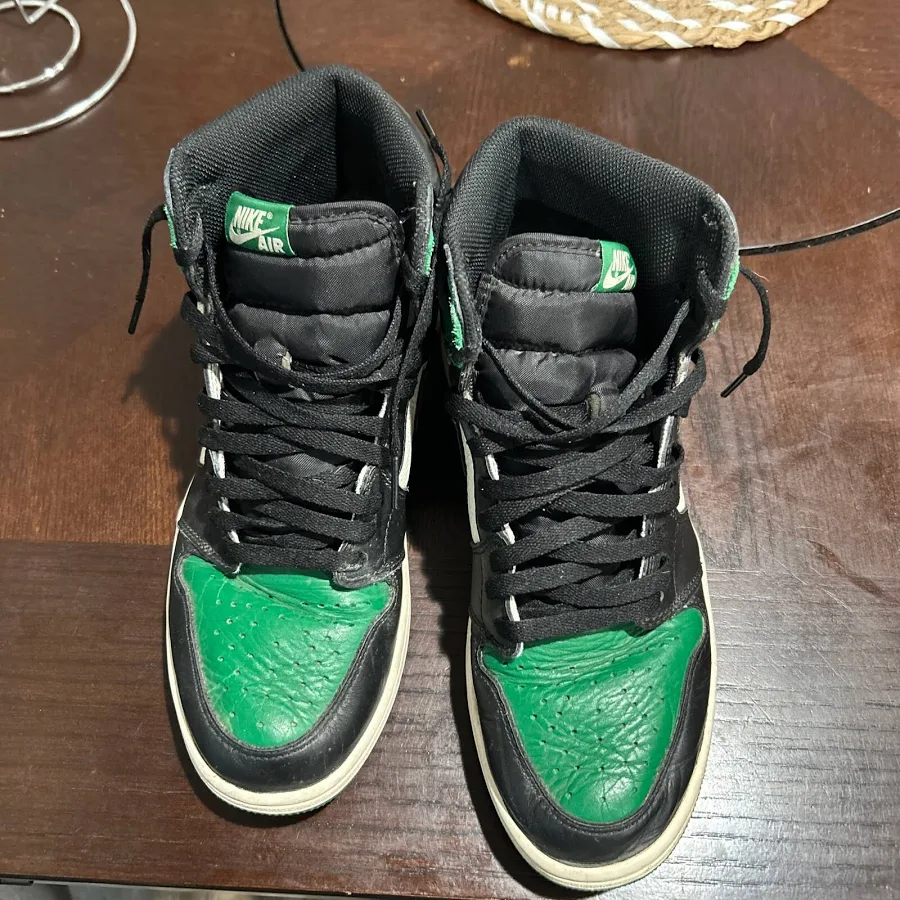 Size 10.5 - Jordan 1 Retro High Og Pine Green 2018 Used/ Still Life