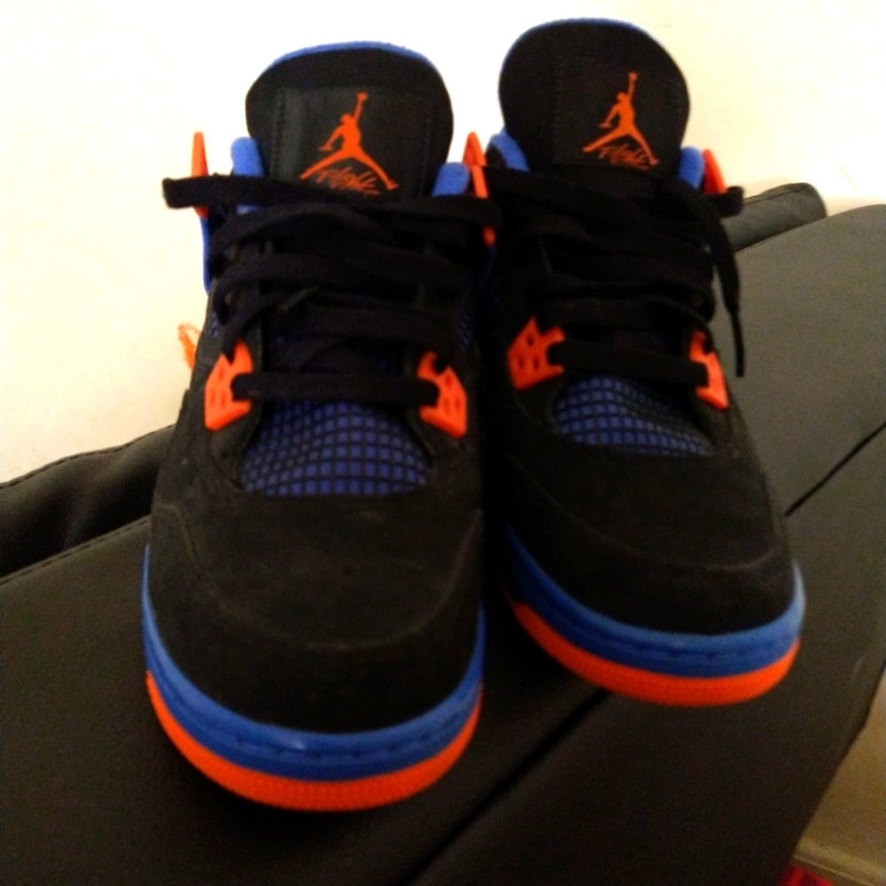 Jordan 4 Cavs Size. 6Y