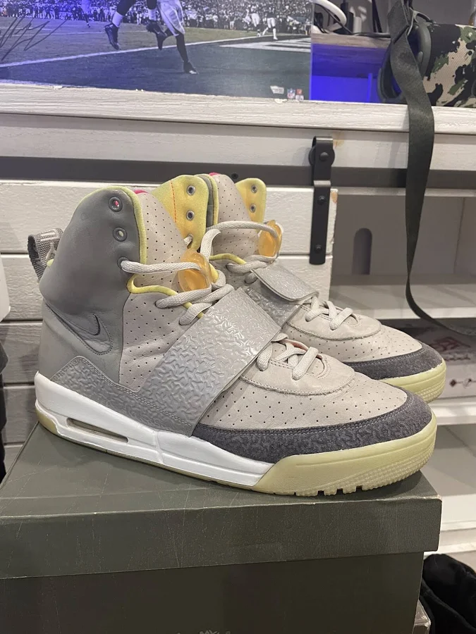 Nike Air Yeezy Zen 2009- Size 12