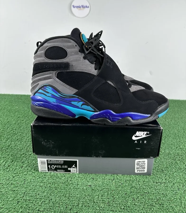 Size 10.5 - Jordan 8 Retro Aqua (2025) - Lightly Worn