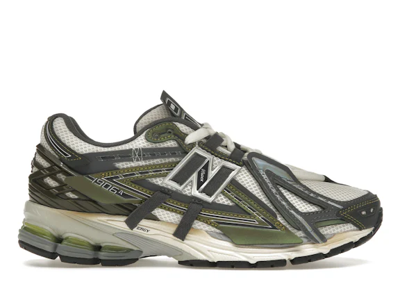 New Balance 1906A en verde oliva y blanco sal