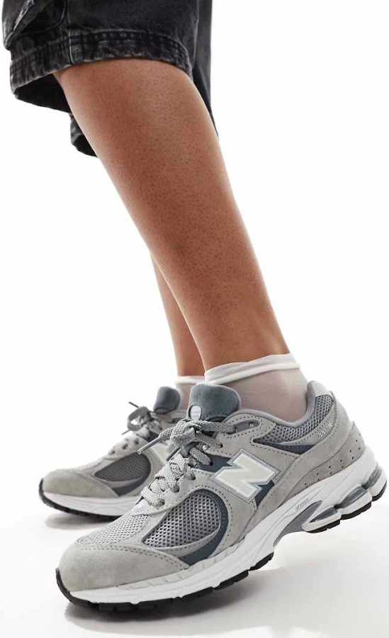 New Balance 2002 sneakers in gray multi
