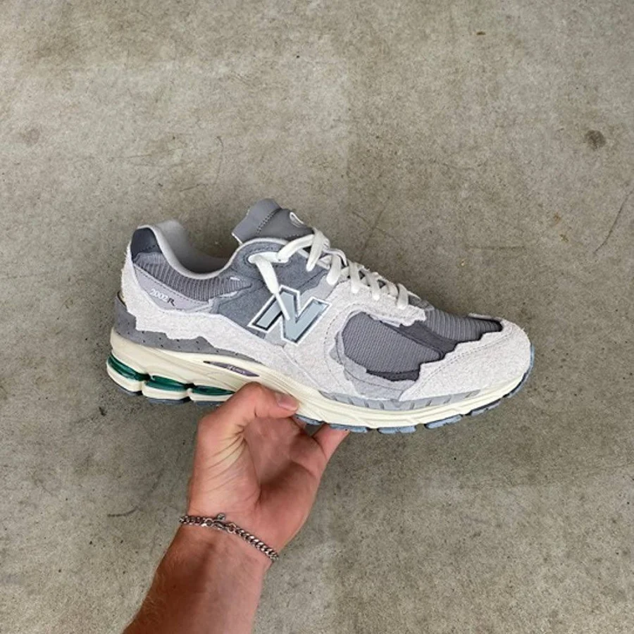 New Balance 2002r Protection Pack Rain Cloud - New Men | Color: Brown/White | Size: 5.5