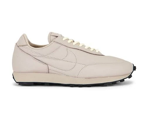 Nike Daybreak SP in Grey - size 5.5