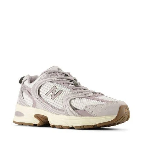New Balance Gender Inclusive 530 Sneaker in Grey Matter/Truffle Salt at Nordstrom, Size 10 Women's
