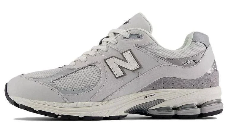 New Balance Men's 2002R Matter Sea Salt' - White - Low-top sneakers