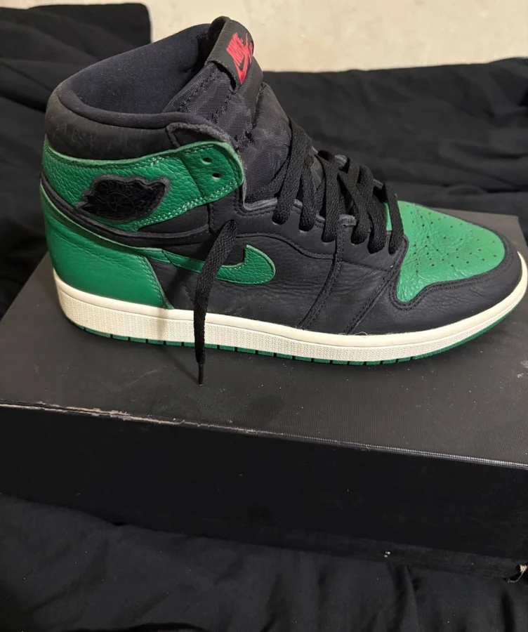 Jordan 1s Pine Green