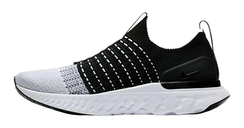 Nike React Phantom Run Flyknit 2 Low Top Women Sneakers - Black/white