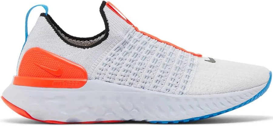 Nike Women's React Phantom Run Flyknit 2 Running Shoes