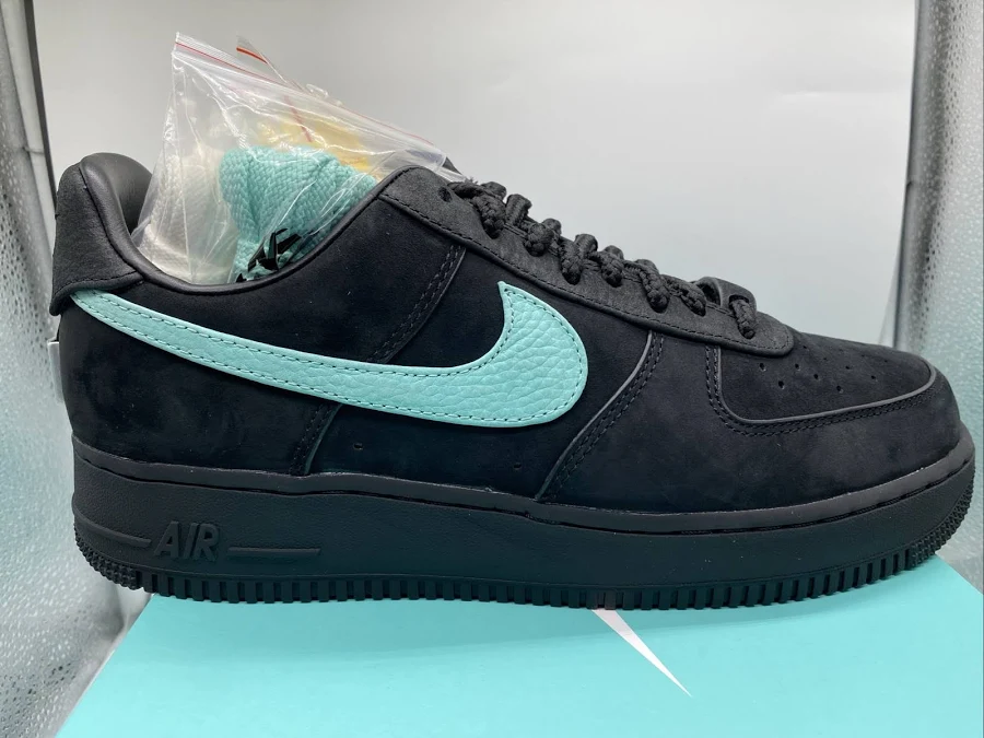 Size 10 - Nike Air Force 1 Low X Tiffany & Co. 1837