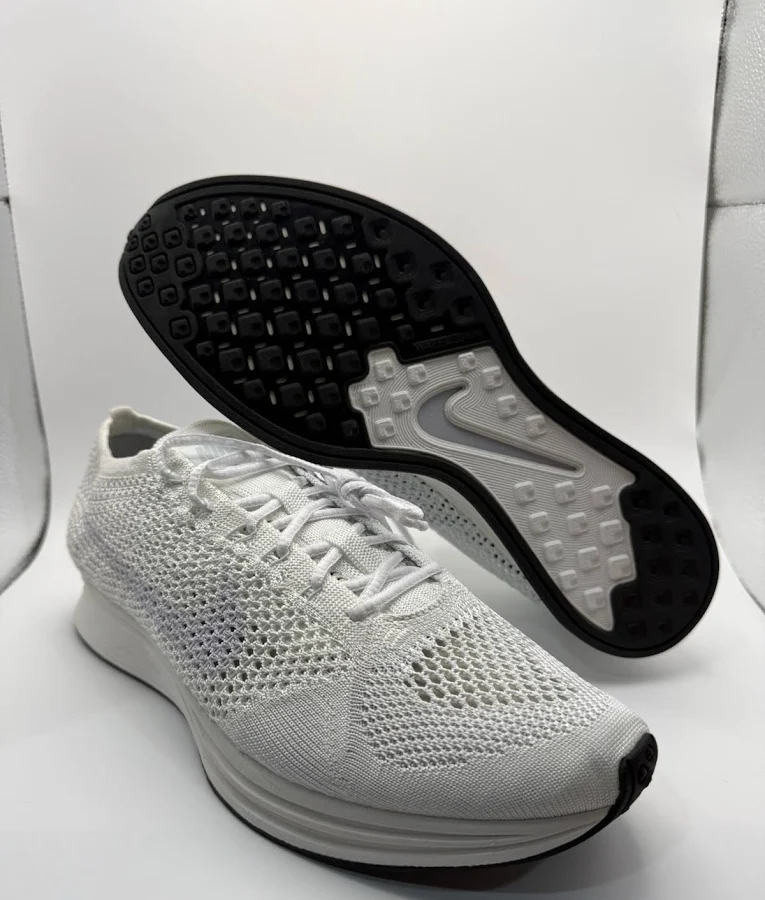 Men’s Nike Flyknit Racer Triple White Size 8/9.5w 526628-100