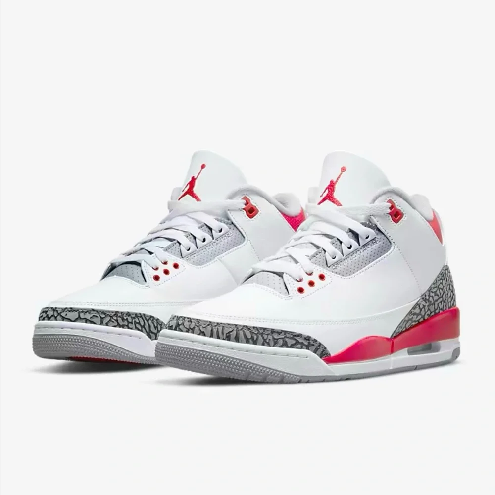 Air Jordan 3 Retro Fire Red (2022) Size 8.5