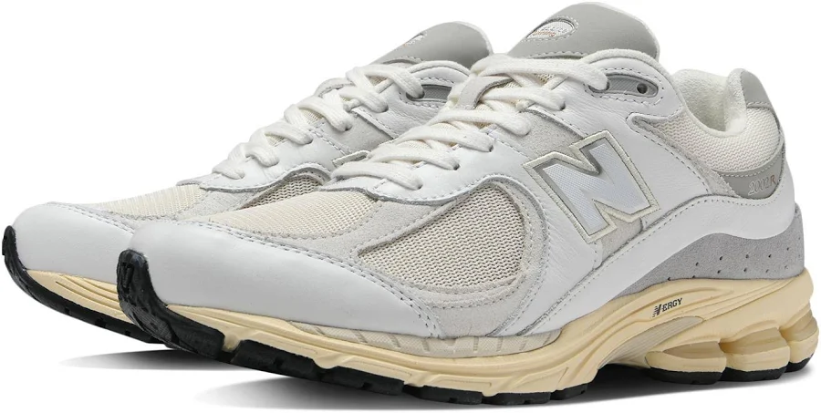 M2002ria Balance 2002r Vintage White (men's)