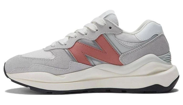 New Balance Women's Shoe 5740 Grey/red - White - Low-top sneakers - 8.5