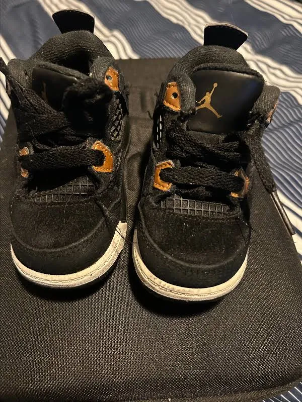 Air Jordans Retro 4's Royalty1