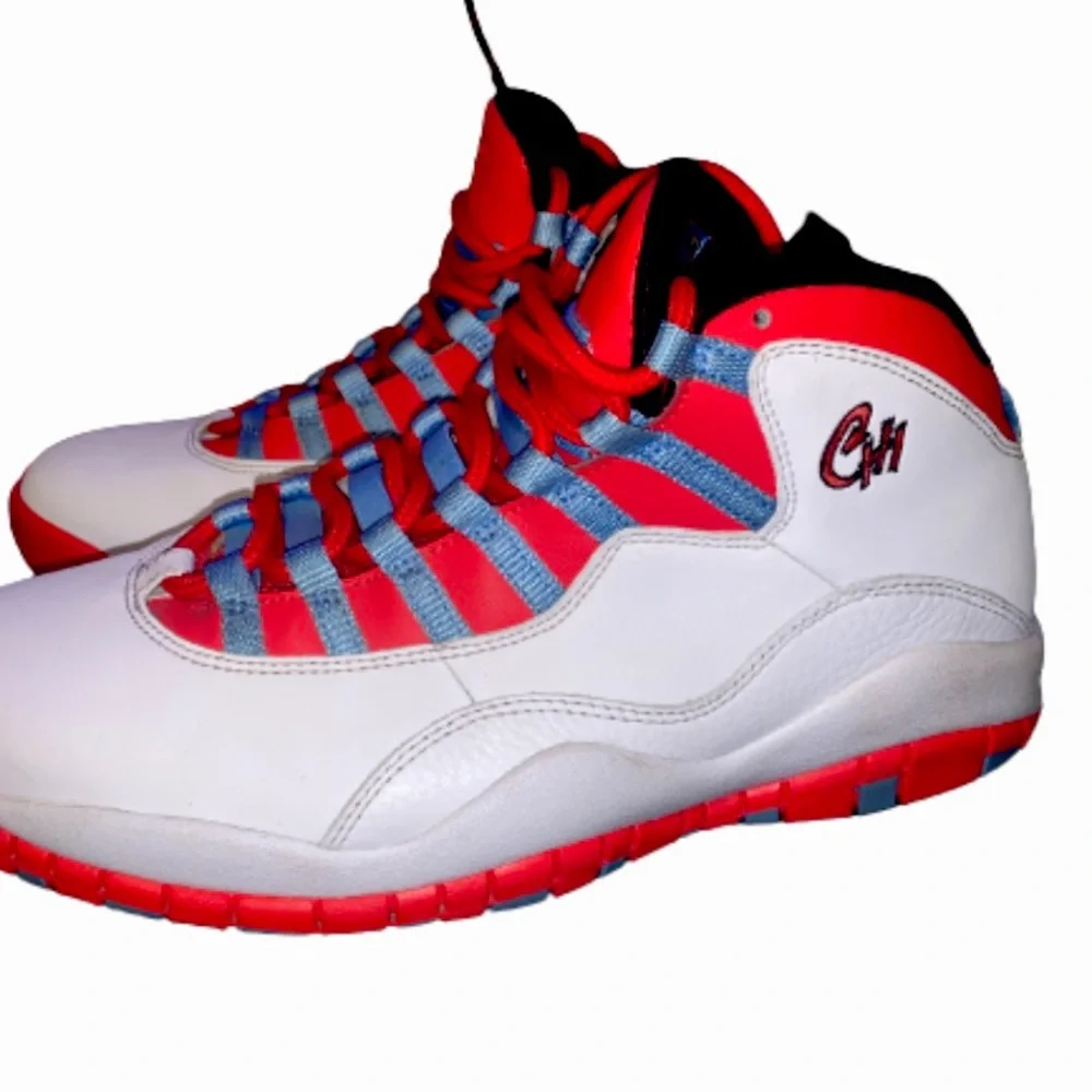 Air Jordan 10 Retro Chicago Flag, Mens Size: 9. Shoes are 9/10 condition