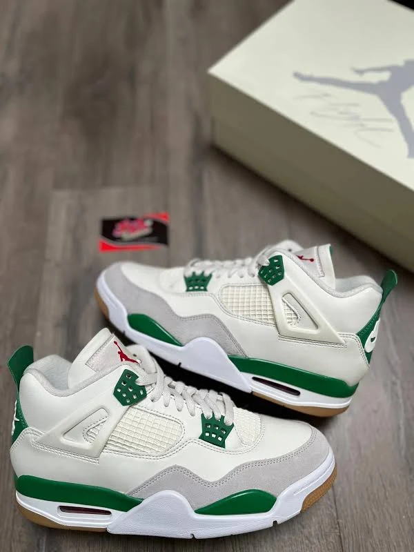 Jordan 4 Retro SB "Pine Green" Size 9M1