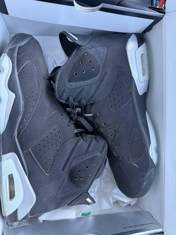 Air Jordan 6 Retro Chrome 2022 Size 10.5, Black/silver