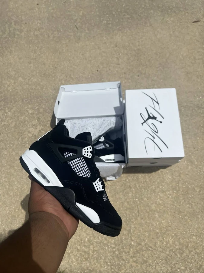Air Jordan 4 Retro White Thunder 13m Fq8138-001
