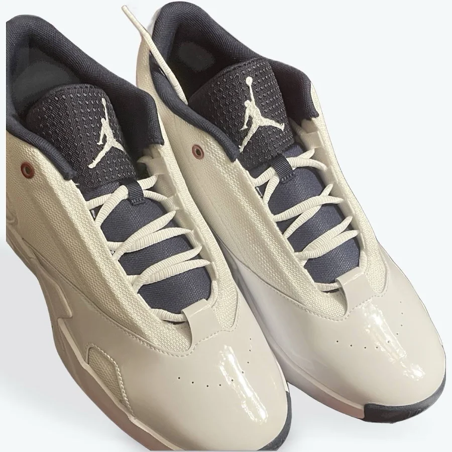 Jordan Max Aura 6