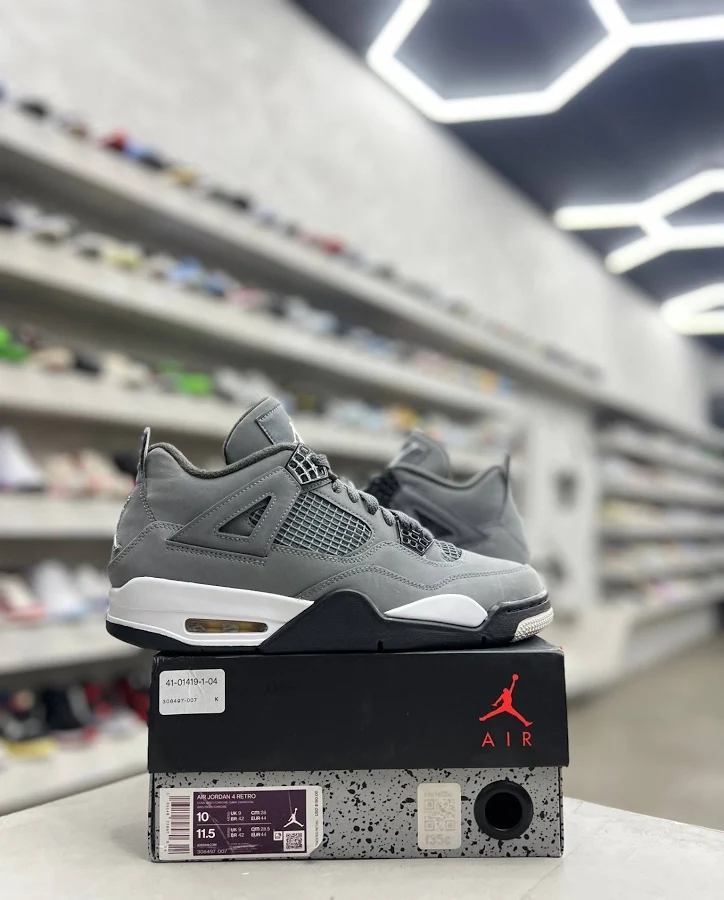 Jordan 4 Retro Cool Grey Sz 10 (PREOWNED)