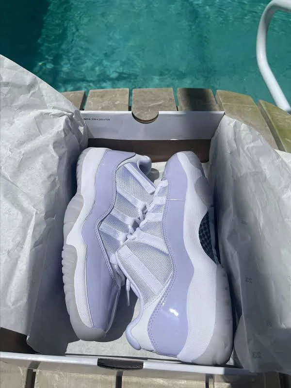 Wmns Air Jordan 11 Retro Low 'Pure Violet'