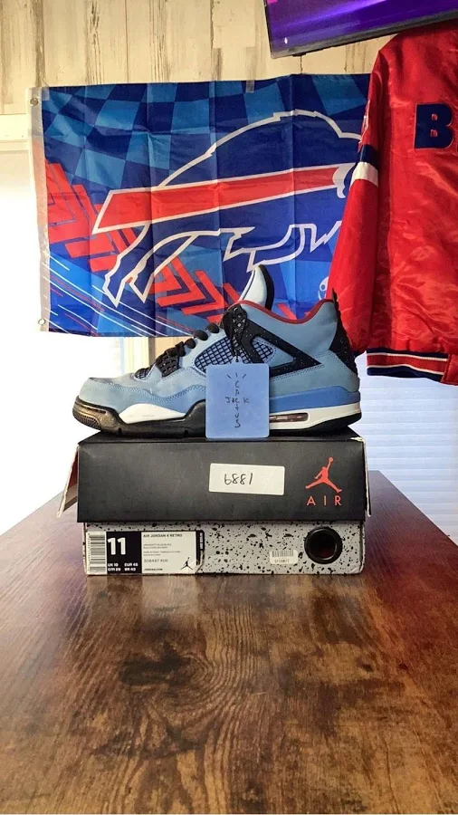 11m - Jordan 4 Travis Scott Cactus Jack