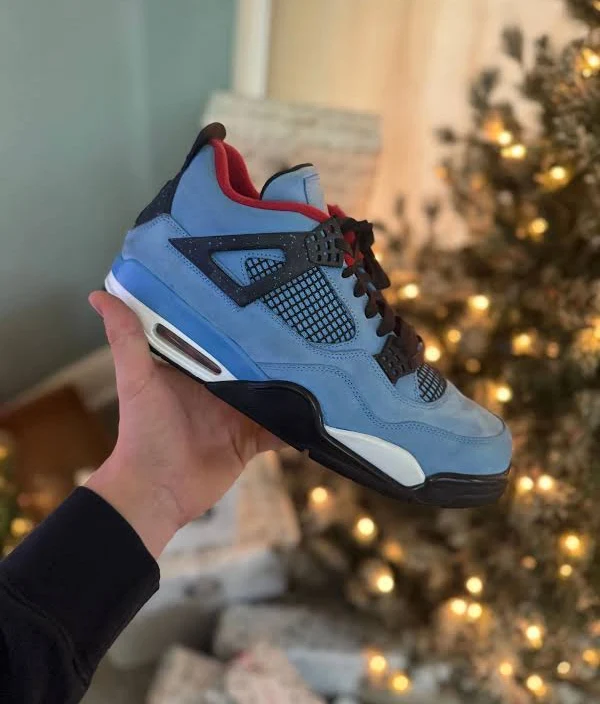 Jordan 4 Travis Scott1