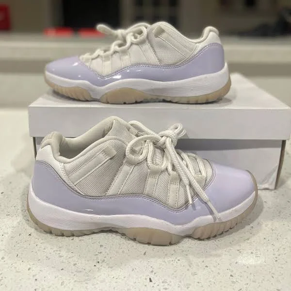 Jordan 11 “Violet”