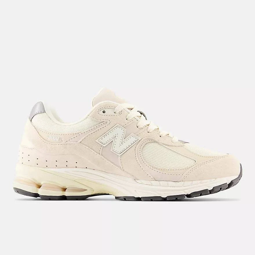 New Balance | 2002r | Men's | Size: 6.5 | Color: Calm Taupe With Angora And Silver Metalic
