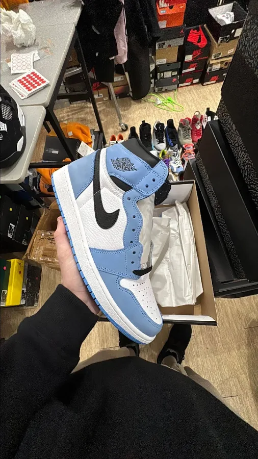 Jordan 1 university blue1