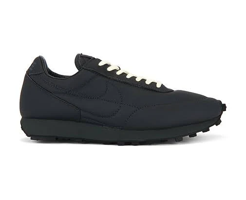 Nike Daybreak SP in Black - size 5