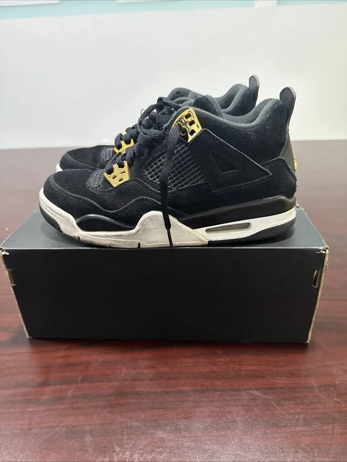 Jordan 4 Retro Royalty 5.5 Y With Box