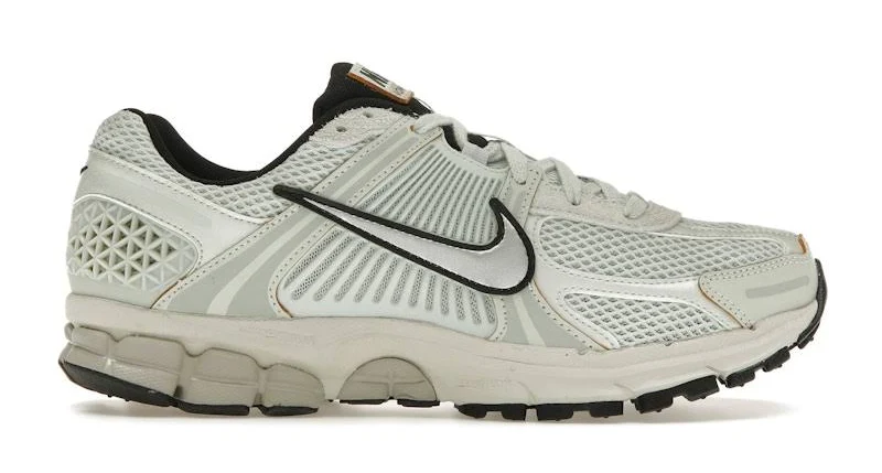 Nike Women's Zoom Vomero 5