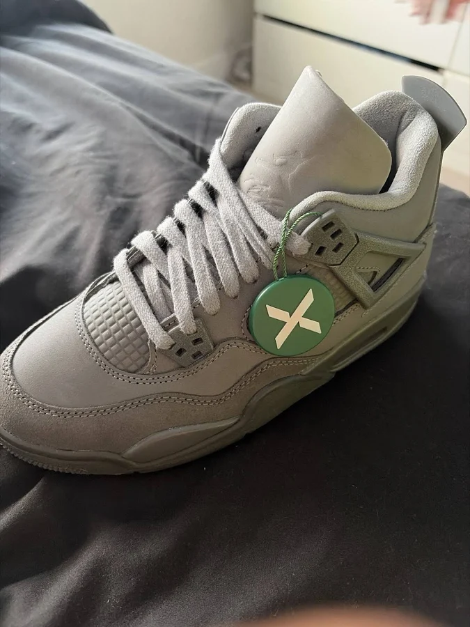 Jordan Air Jordan 4 Retro X Kaws Cool Grey Men's Mid Top Athletic