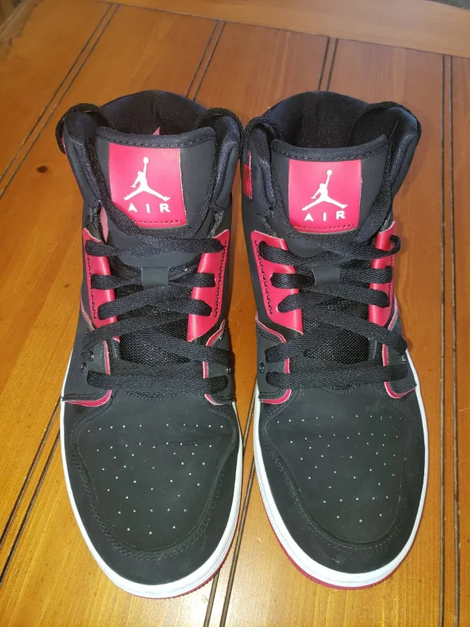 Nike Air Jordan 23 Retro Black & Red Size 8 Men's - Runs Very Small,