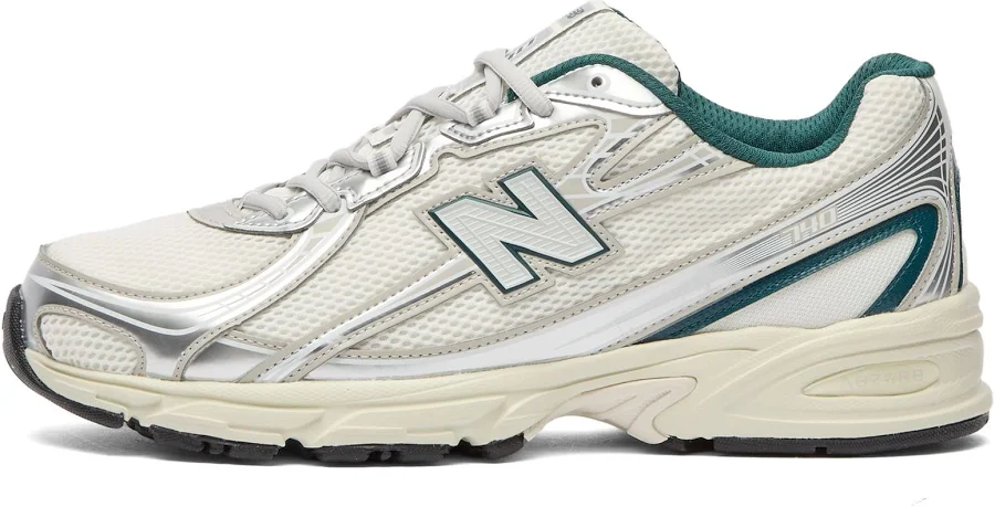 New Balance 740 Sneaker in Medusa Green/Angora, Size UK 8 | END Clothing
