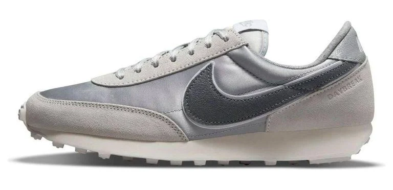 Nike Women's DBreak SE Shoes