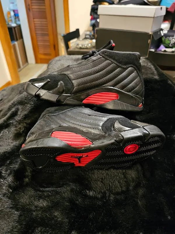 109 Jordan 14 Retro Last SHOT1