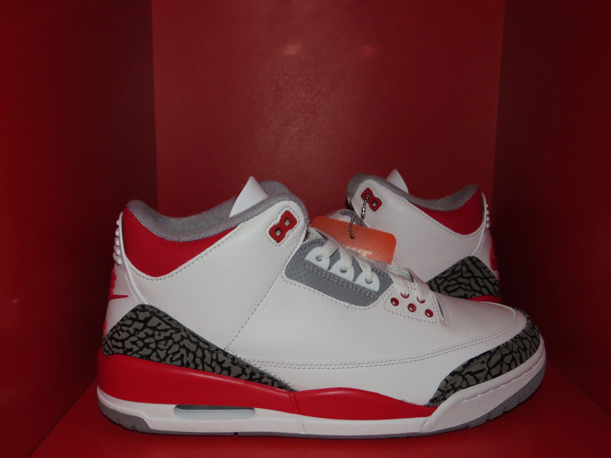 Air Jordan 3 Retro “Fire Red”