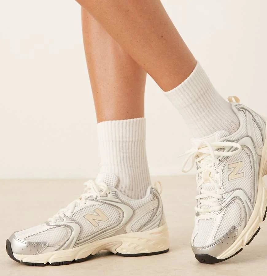 New Balance 530 unisex sneakers in silver metallic