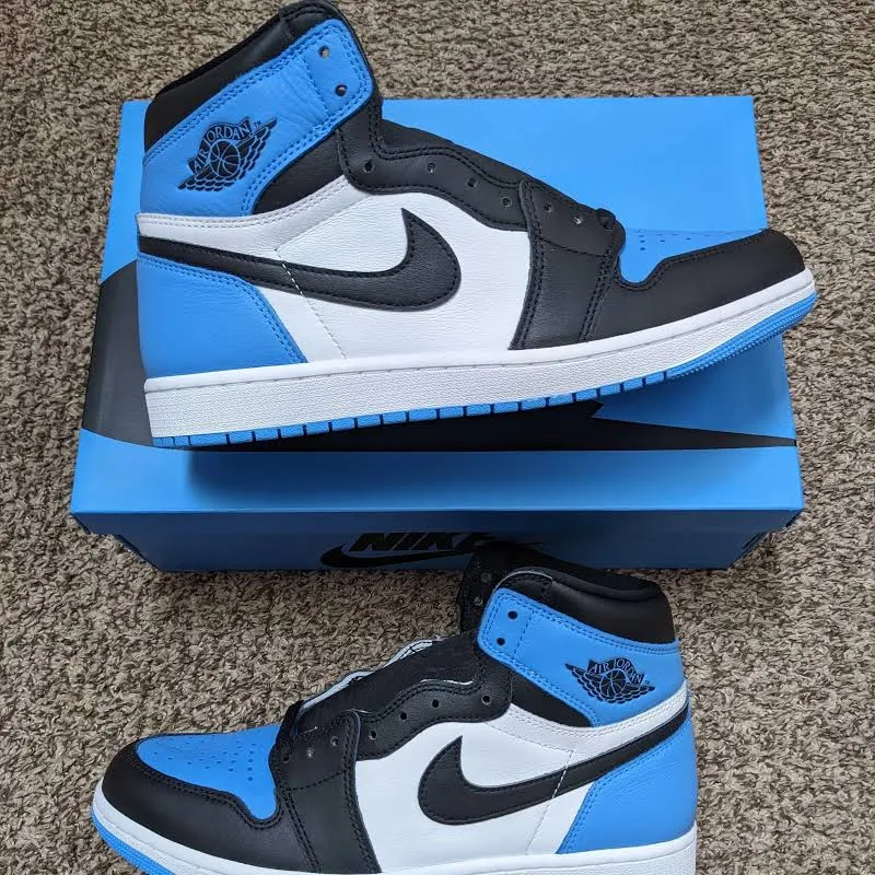 Air Jordan 1 Retro High OG UNC Toe