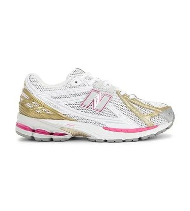 New Balance 1906r Sneakers in Metallic Silver - size Mens 10.5/Womens 12