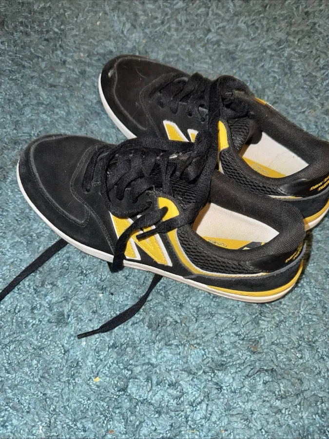 Balance Black Yellow