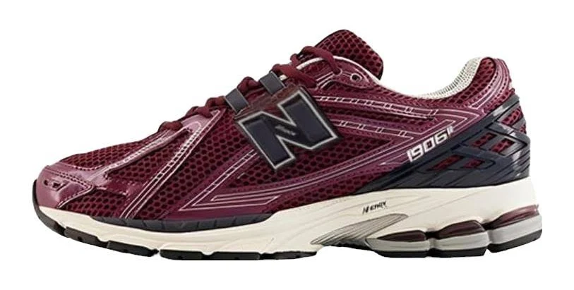 New Balance 1906r Men Sneakers - Red