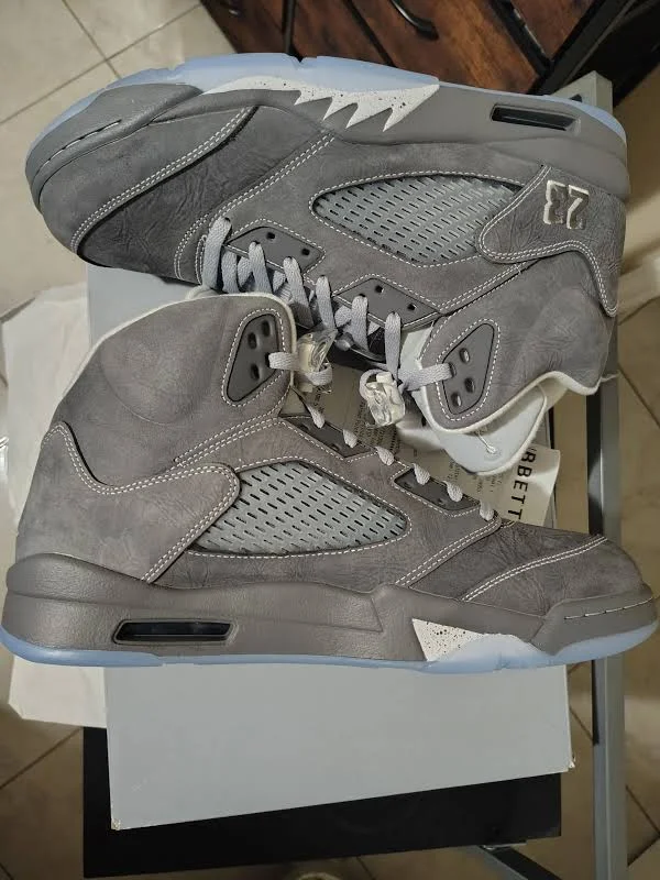 Wolf Grey Jordan 5 DEAD STOCK (Never Worn) Size (13) $350.001